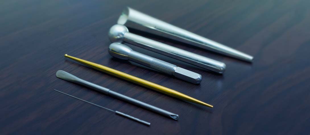 Herramientas acupuntura japonesa. Son unas agujas muy finas. No molestan al paciente